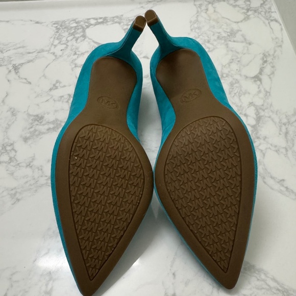 Michael Kors Women Dorothy Flex Suede Pointy Stiletto Dress Pump - Picture 5 of 5